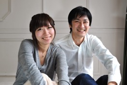 笑う男女
